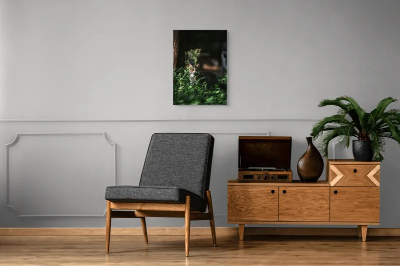 Tablou Canvas, "Motan ascuns între frunze verzi", Pisică, Gălbui, Vegetație, Umbre, Tufișuri, Curiozitate, Noapte, Mister., 50 x 70 cm – poza 8
