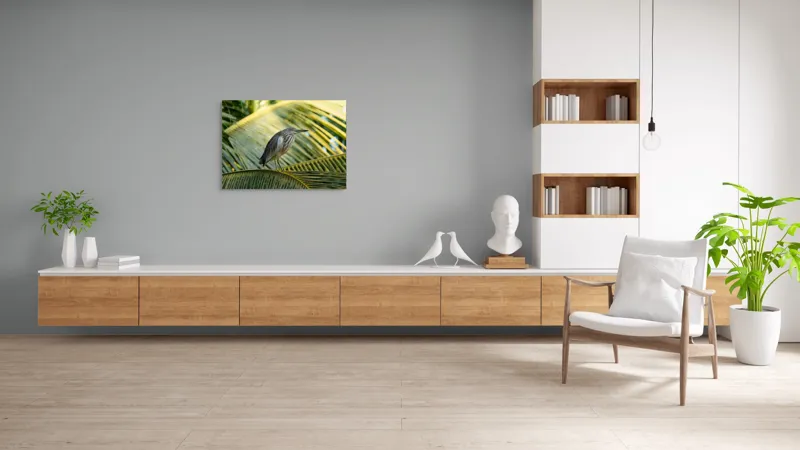 Tablou Canvas, "Egreta pe frunza de palmier", Pasăre, Palmier, Penaj, Verde, Natură, Lumina, Aripi, Tropical., 100 x 70 cm – poza 6