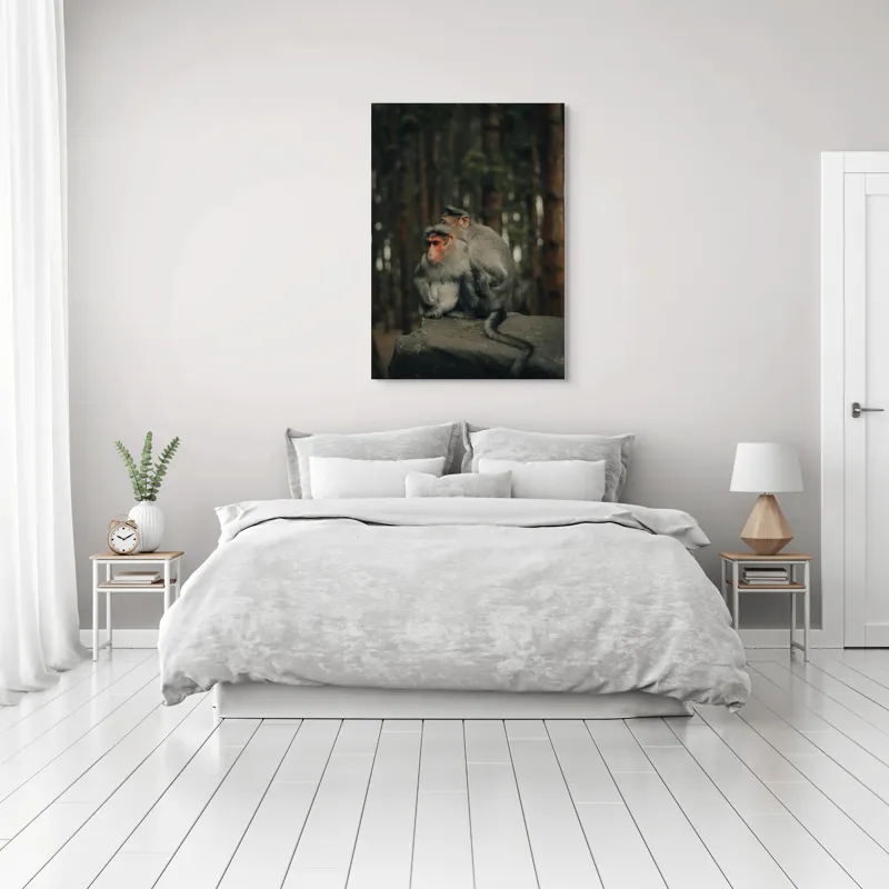 Tablou Canvas, "Două maimuțe în pădure liniștită", Maimuțe, Pădure, Frunze, Tulpini, Copaci, Timp, Liniște, Contemplare, Solidaritate, Natura, 70 x 100 cm – poza 3
