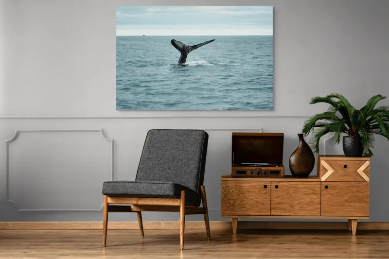 Tablou Canvas, "Coada impunătoare a balenei albastre", Ocean, Balena, Coada, Valuri, Cer, Liber, Apă, Natură., 150 x 100 cm – poza 8