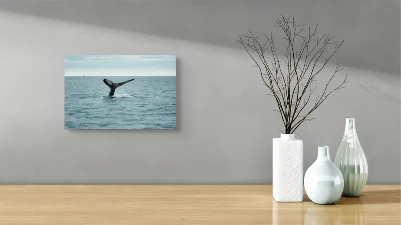 Tablou Canvas, "Coada impunătoare a balenei albastre", Ocean, Balena, Coada, Valuri, Cer, Liber, Apă, Natură., 39 x 26 cm – poza 8