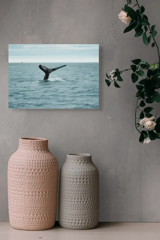 Tablou Canvas, "Coada impunătoare a balenei albastre", Ocean, Balena, Coada, Valuri, Cer, Liber, Apă, Natură., 54 x 39 cm – poza 8
