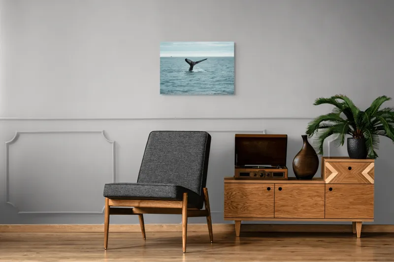 Tablou Canvas, "Coada impunătoare a balenei albastre", Ocean, Balena, Coada, Valuri, Cer, Liber, Apă, Natură., 70 x 50 cm – poza 4