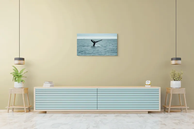 Tablou Canvas, "Coada impunătoare a balenei albastre", Ocean, Balena, Coada, Valuri, Cer, Liber, Apă, Natură., 90 x 50 cm – poza 5