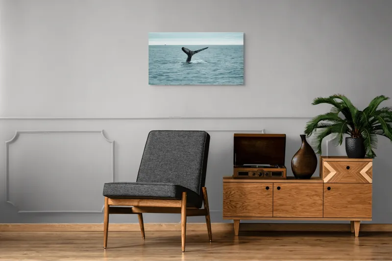 Tablou Canvas, "Coada impunătoare a balenei albastre", Ocean, Balena, Coada, Valuri, Cer, Liber, Apă, Natură., 90 x 50 cm – poza 6