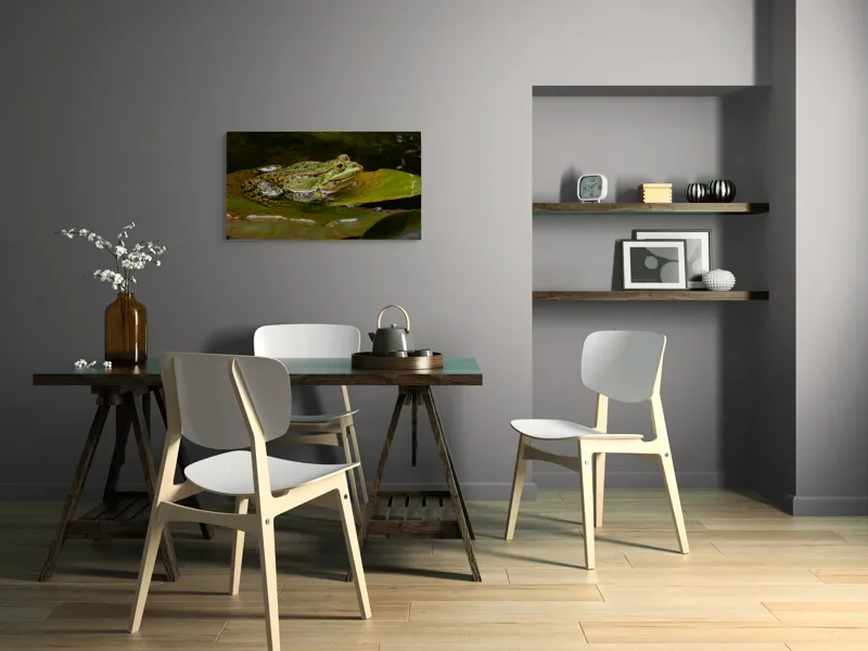 Tablou Canvas, "Broasca odihnindu-se pe o frunză", Broască, Apă, Frunză, Ochi, Natură, Verde, Reflecție, Piele, Habitat, Calm., 90 x 50 cm – poza 3