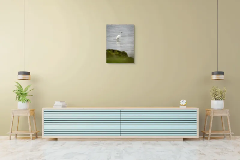 Tablou Canvas, "Egreta solitară pe lac liniștit", Pasăre, Apă, Reflecție, Stânci, Tranquilitate, Natură, Eleganță, 50 x 70 cm – poza 6