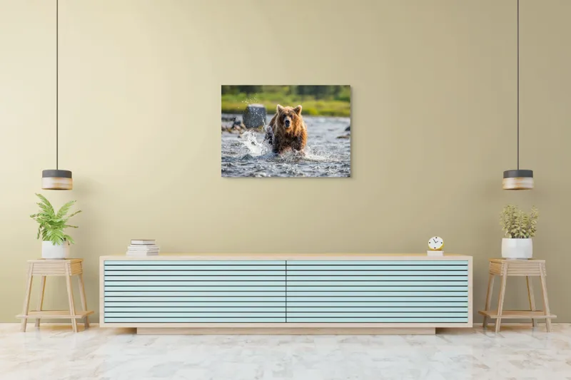Tablou Canvas, "Ursul în bătaia valurilor repezi", Apă, Urs, Sălbăticie, Natură, Aventurează, Stropi, Putere, Concentrare, Culoare, 100 x 70 cm – poza 4