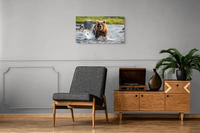 Tablou Canvas, "Ursul în bătaia valurilor repezi", Apă, Urs, Sălbăticie, Natură, Aventurează, Stropi, Putere, Concentrare, Culoare, 90 x 50 cm – poza 6
