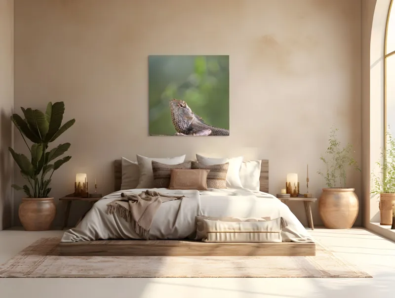 Tablou Canvas, "Șopârlă odihnindu-se pe trunchi verde", Șopârlă, Verde, Textură, Natură, Bokeh, Ramură, Solzi, Echilibru, Obișnuit, Relaxare, 100 x 100 cm – poza 4
