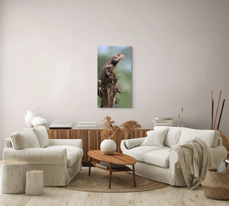 Tablou Canvas, "Șopârlă în așteptarea prăzii", Șopârlă, Creastă, Lemn, Natură, Verdeață, Vigilență, Echilibru, Solitudine, Texturi, Detalii., 50 x 90 cm – poza 7