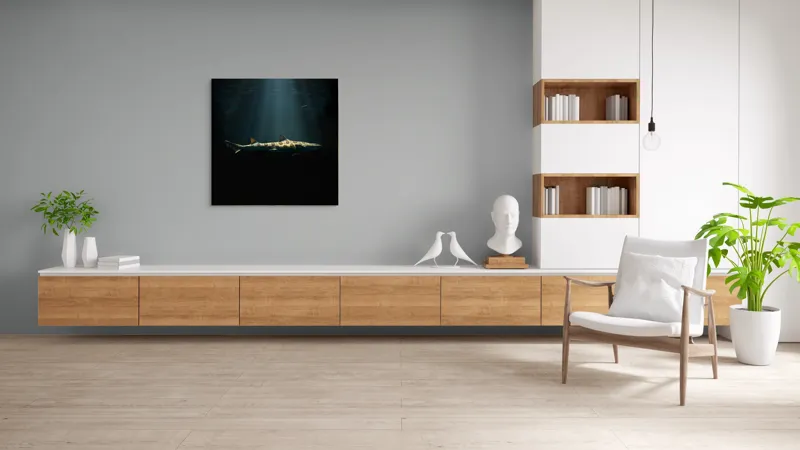 Tablou Canvas, "Rechinul sub lumina oceanului albastru", Rechin, Lumină, Adâncuri, Mister, Solitudine, Ocean, Siluetă, Elegant, Întuneric, Contrast, 100 x 100 cm – poza 8