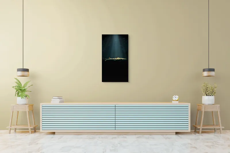 Tablou Canvas, "Rechinul sub lumina oceanului albastru", Rechin, Lumină, Adâncuri, Mister, Solitudine, Ocean, Siluetă, Elegant, Întuneric, Contrast, 50 x 90 cm – poza 6