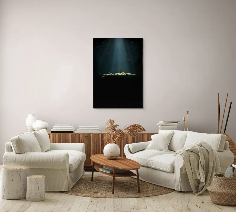 Tablou Canvas, "Rechinul sub lumina oceanului albastru", Rechin, Lumină, Adâncuri, Mister, Solitudine, Ocean, Siluetă, Elegant, Întuneric, Contrast, 70 x 100 cm – poza 4