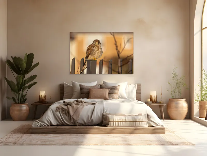 Tablou Canvas, "Ghepardul cerului pe gard metalic", Pene, Privire, Ramura, Soare, Gard, Stalp, Apus, Cladire, 150 x 100 cm – poza 4