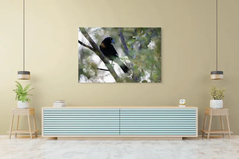 Tablou Canvas, "Pasărea misterioasă pe ramura ascunsă", Negru, Cioc-Albastru, Penaj, Copac, Natură, Privire, Ochi-Galben, Ramură, Frunziș, 150 x 100 cm – poza 6