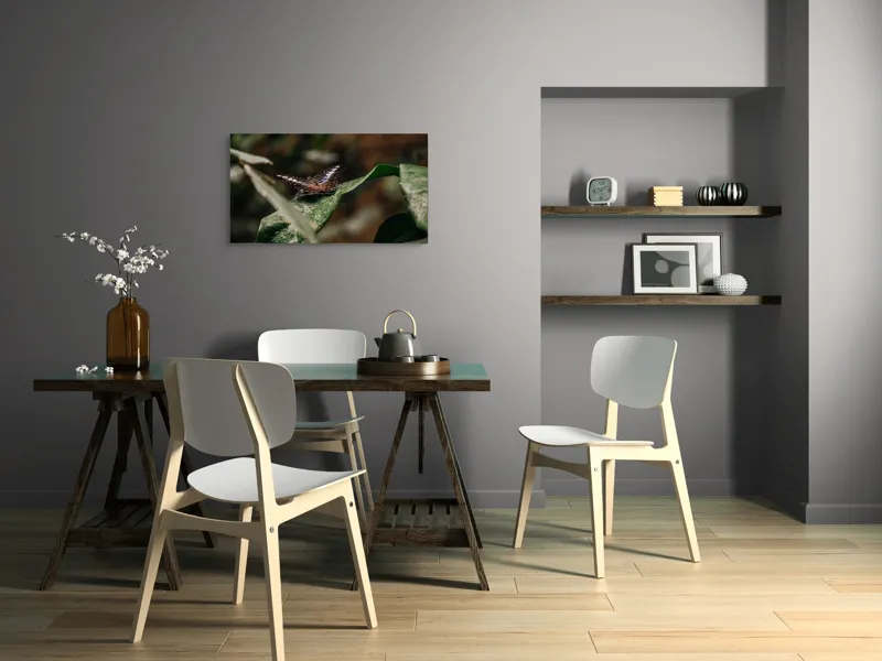 Tablou Canvas, "Fluture pe frunza udă în pădure", Aripi, Frunza, Picături, Natură, Fragilitate, Verde, Eleganță, Zbor, 90 x 50 cm – poza 3