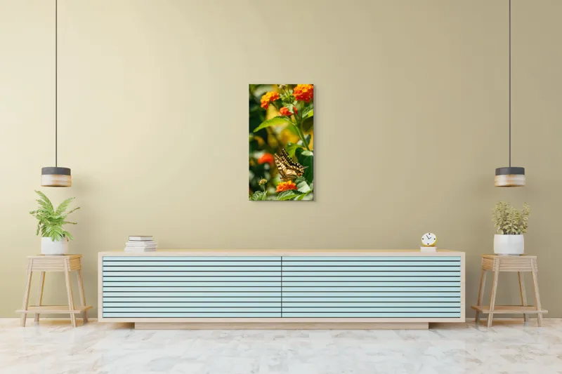 Tablou Canvas, "Fluture grațios pe flori portocalii", Fluture, Aripi, Floare, Portocaliu, Verde, Vreme, Soare, Natura, Frumusete, Gratie, 50 x 90 cm – poza 6