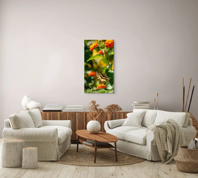 Tablou Canvas, "Fluture grațios pe flori portocalii", Fluture, Aripi, Floare, Portocaliu, Verde, Vreme, Soare, Natura, Frumusete, Gratie, 50 x 90 cm – poza 7