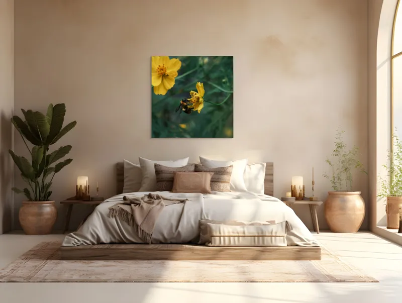 Tablou Canvas, "Bondarul și floarea galbenă în grădină", Floare, Albina, Polenizare, Natura, Verde, Petale, Galben, Fragilitate., 100 x 100 cm – poza 4