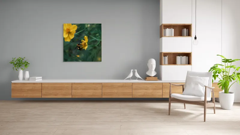 Tablou Canvas, "Bondarul și floarea galbenă în grădină", Floare, Albina, Polenizare, Natura, Verde, Petale, Galben, Fragilitate., 100 x 100 cm – poza 8