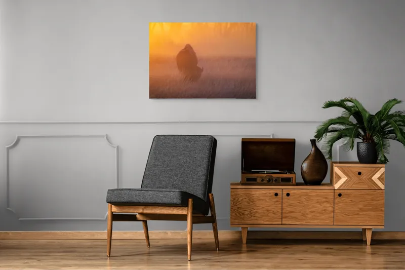 Tablou Canvas, "Bizon în lumina dimineții mistice", Bizon, Răsărit, Ceață, Pajiște, Serenitate, Siluetă, Lumină, Natură, Dimineață, Peisaj, 100 x 70 cm – poza 8