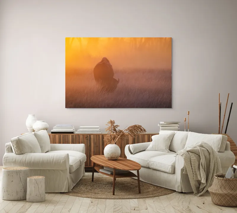 Tablou Canvas, "Bizon în lumina dimineții mistice", Bizon, Răsărit, Ceață, Pajiște, Serenitate, Siluetă, Lumină, Natură, Dimineață, Peisaj, 150 x 100 cm – poza 3