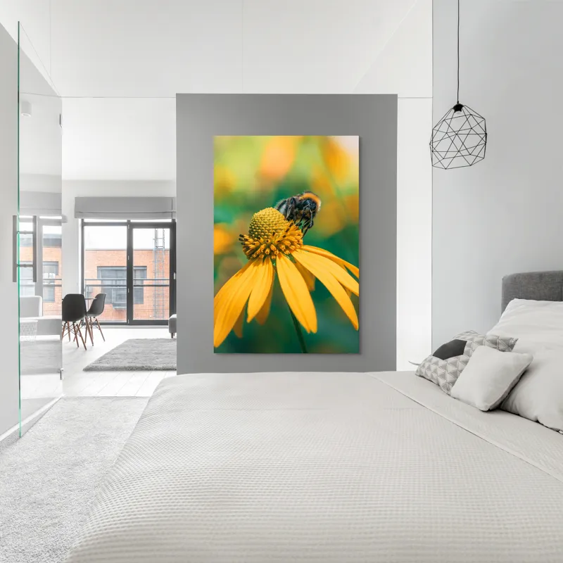 Tablou Canvas, "Albină pe petale aurii ale verii", Albina, Floare, Galben, Natură, Detaliu, Blând., 100 x 150 cm – poza 5