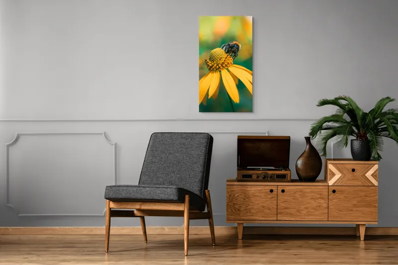 Tablou Canvas, "Albină pe petale aurii ale verii", Albina, Floare, Galben, Natură, Detaliu, Blând., 50 x 90 cm – poza 8