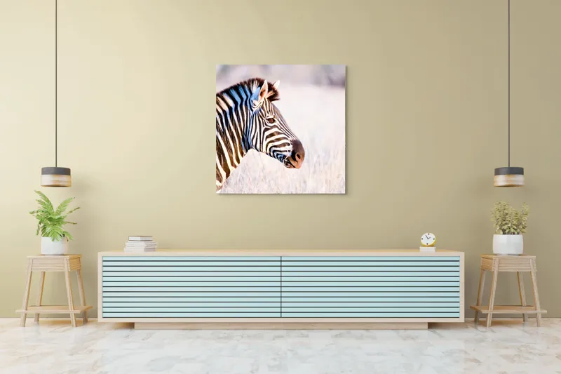 Tablou Canvas, "Zebră în lumina dimineții africane", Zebră, Dungată, Savana, Natură, Frumusețe, Contrast, Patrulape, Sălbatică, Unicitate, Serenitate, 100 x 100 cm – poza 5