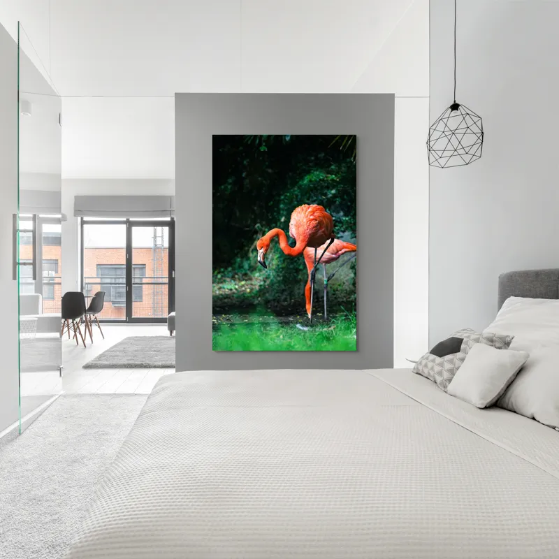 Tablou Canvas, "Flamingo în lumina dimineții răcoroase", Flamingo, Eleganță, Frumusețe, Natură, Roz, Verdeață, Grație, Reflecție, 100 x 150 cm – poza 5