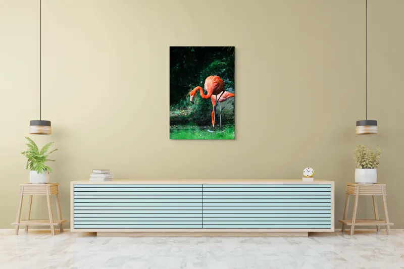 Tablou Canvas, "Flamingo în lumina dimineții răcoroase", Flamingo, Eleganță, Frumusețe, Natură, Roz, Verdeață, Grație, Reflecție, 70 x 100 cm – poza 5