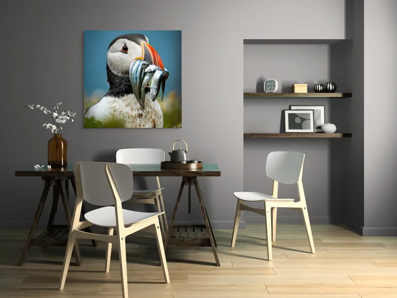Tablou Canvas, "Puffin cu prada-n cioc strălucitor", Puffin, Colorat, Ocean, Pești, Natură, Cioc, Frumusețe, Viață, Sălbatică, Pene, Albastru, Observare, Vânător, Habitat, Viu, 100 x 100 cm – poza 6