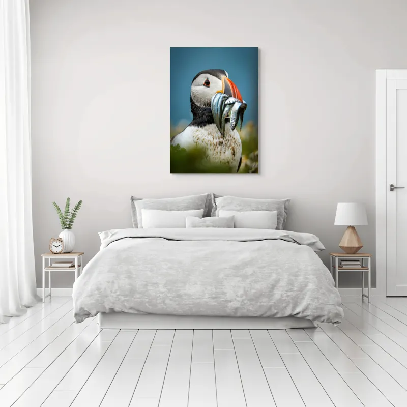 Tablou Canvas, "Puffin cu prada-n cioc strălucitor", Puffin, Colorat, Ocean, Pești, Natură, Cioc, Frumusețe, Viață, Sălbatică, Pene, Albastru, Observare, Vânător, Habitat, Viu, 70 x 100 cm – poza 3