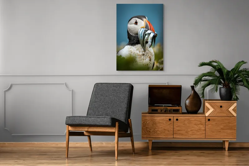 Tablou Canvas, "Puffin cu prada-n cioc strălucitor", Puffin, Colorat, Ocean, Pești, Natură, Cioc, Frumusețe, Viață, Sălbatică, Pene, Albastru, Observare, Vânător, Habitat, Viu, 70 x 100 cm – poza 6