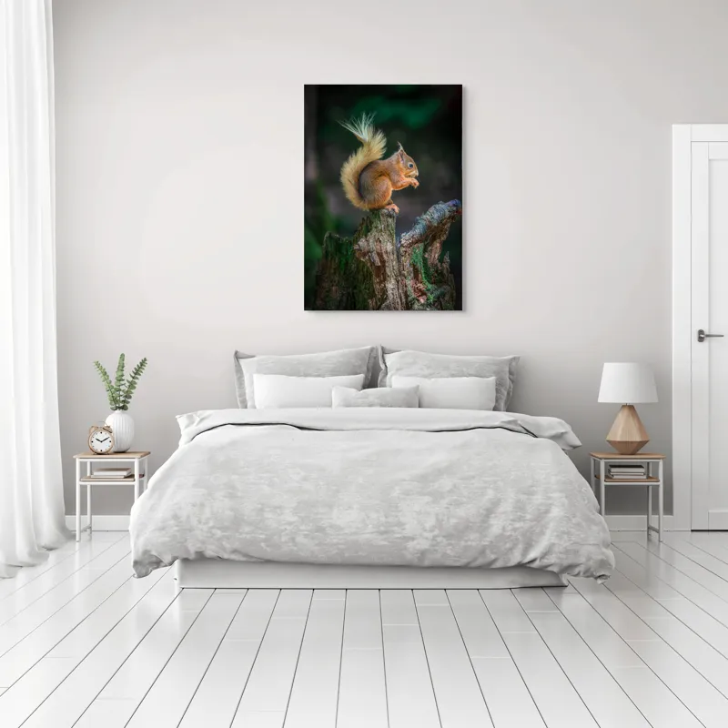 Tablou Canvas, "Veveriță pe trunchi mâncând semințe", Veveriță, Coadă, Blană, Trunchi, Copac, Natură, Pădure, Verde, Lemn, Adorabilă, 70 x 100 cm – poza 3