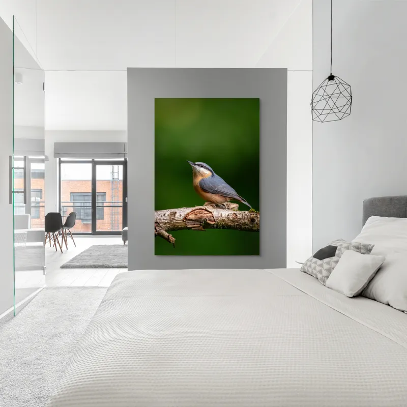 Tablou Canvas, "păsărea pe creanga liniștii verzi", Pasăre, Ramură, Verde, Penaj, Cer, Natură, Fragilitate, Liniște, Delicatețe, 100 x 150 cm – poza 5