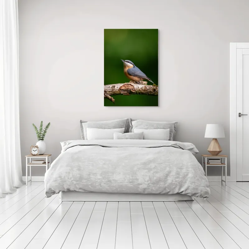 Tablou Canvas, "păsărea pe creanga liniștii verzi", Pasăre, Ramură, Verde, Penaj, Cer, Natură, Fragilitate, Liniște, Delicatețe, 70 x 100 cm – poza 3