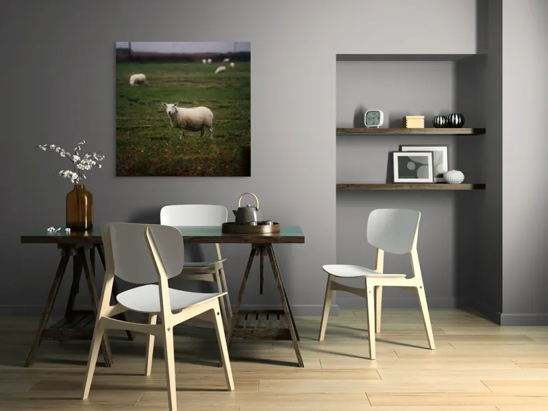 Tablou Canvas, "Oaia singuratică pe câmp verde", Oaie, Câmp, Verdeață, Nori, Ceramică, Toamnă, Liniște, Pășune, 100 x 100 cm – poza 6