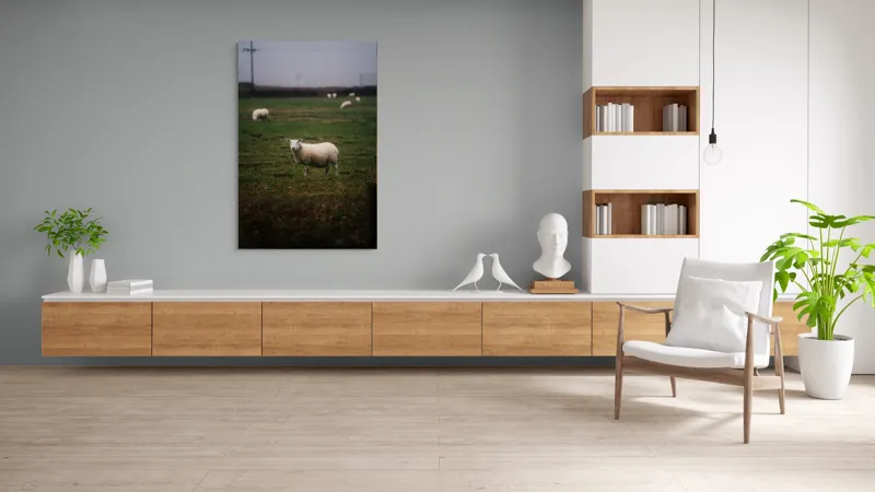 Tablou Canvas, "Oaia singuratică pe câmp verde", Oaie, Câmp, Verdeață, Nori, Ceramică, Toamnă, Liniște, Pășune, 100 x 150 cm – poza 8