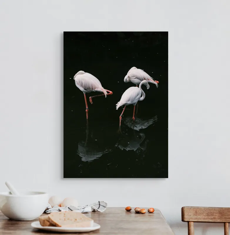 Tablou Canvas, "Flamingo grațioase în apă întunecată", Flamingo, Reflecții, Eleganță, Echilibru, Tranquilitate, Grație, 50 x 70 cm – poza 3