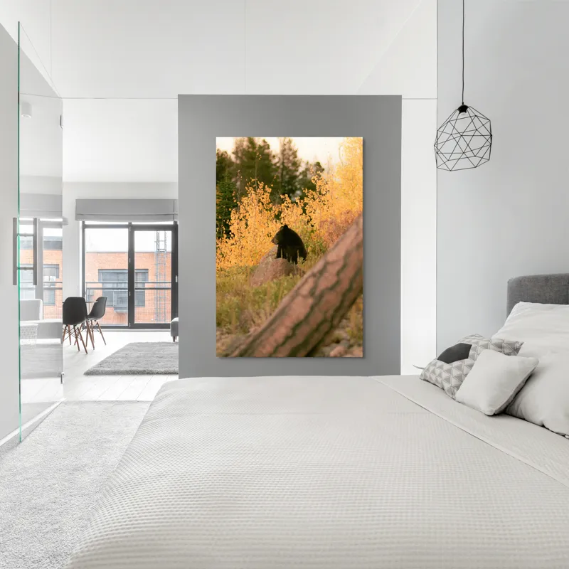 Tablou Canvas, "Ursul toamnei între frunze aurii", Urs, Toamnă, Pădure, Copaci, Frunze, Peisaj, Natură, Trunchi, Stâncă, Liniște, 100 x 150 cm – poza 5