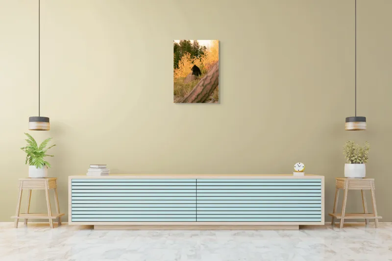 Tablou Canvas, "Ursul toamnei între frunze aurii", Urs, Toamnă, Pădure, Copaci, Frunze, Peisaj, Natură, Trunchi, Stâncă, Liniște, 50 x 70 cm – poza 6