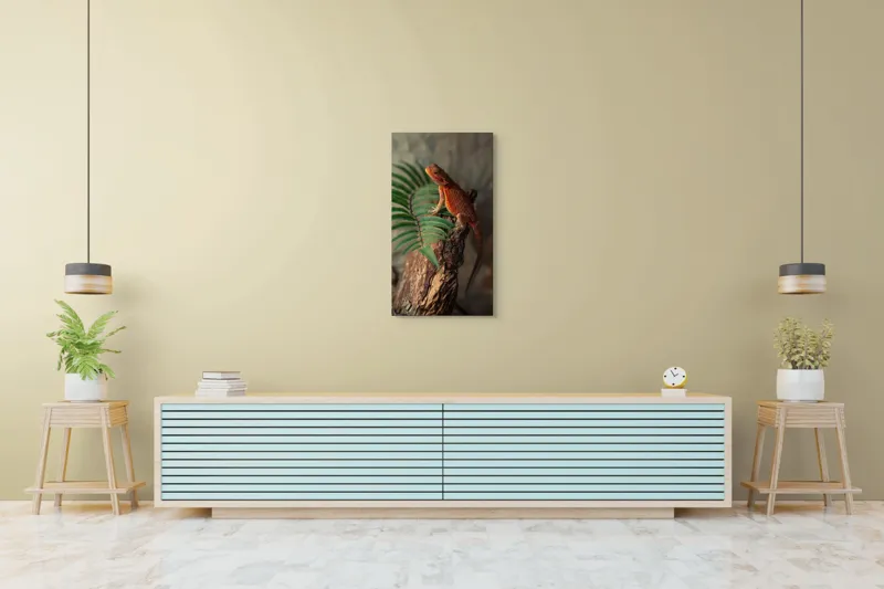 Tablou Canvas, "Dragon de foc pe trunchi vechi", Șopârlă, Trunchi, Frunze, Verde, Textură, Natural, Reptilă, Detalii, Lumină, Eșantion., 50 x 90 cm – poza 6