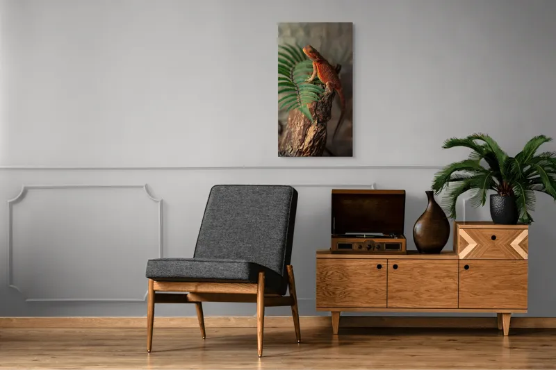 Tablou Canvas, "Dragon de foc pe trunchi vechi", Șopârlă, Trunchi, Frunze, Verde, Textură, Natural, Reptilă, Detalii, Lumină, Eșantion., 50 x 90 cm – poza 8