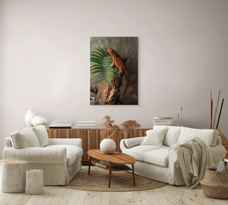 Tablou Canvas, "Dragon de foc pe trunchi vechi", Șopârlă, Trunchi, Frunze, Verde, Textură, Natural, Reptilă, Detalii, Lumină, Eșantion., 70 x 100 cm – poza 4