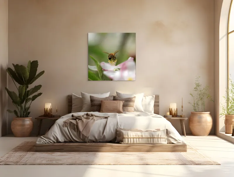 Tablou Canvas, "Albină pe floare primăvăratică", Alb, Delicat, Polenizare, Verde, Natura, Fragil, Aripi, Primavara, Foioase, Nectar., 100 x 100 cm – poza 4