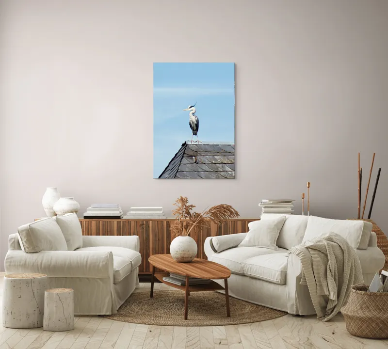 Tablou Canvas, "Egreta pe acoperiș sub cer senin", Pasăre, Acoperiș, Cer, Penaj, Cioc, Eleganță, Contemplare, Vedere, Natură, Libertate, 70 x 100 cm – poza 4