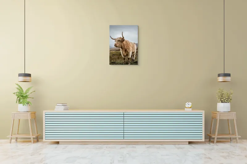Tablou Canvas, "Boul pășește în peisajul nordic", Păr, Coarne, Plante, Nori, Peisaj, Cer, Verde, Animal, 50 x 70 cm – poza 6