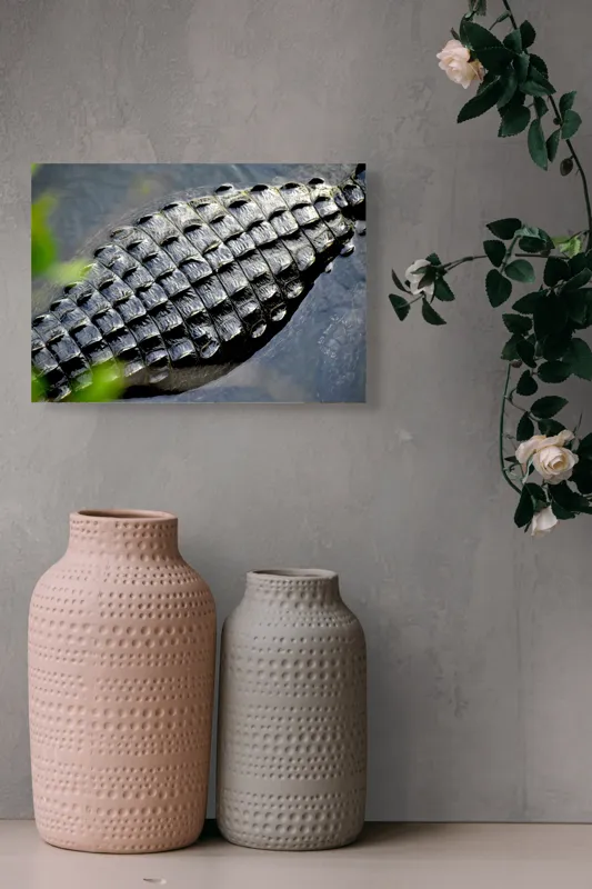 Tablou Canvas, "Textura armurii de crocodil în apă", Solzi, Textură, Reptilă, Apă, Natură, 54 x 39 cm – poza 8